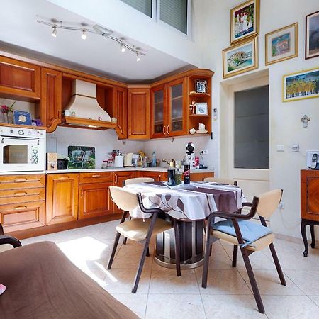 Apartments Kastelani Komiža Kültér fotó