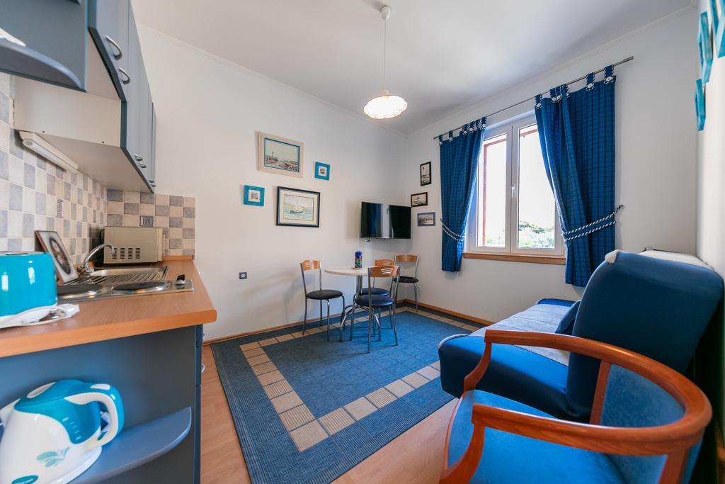 Apartments Kastelani Komiža Kültér fotó