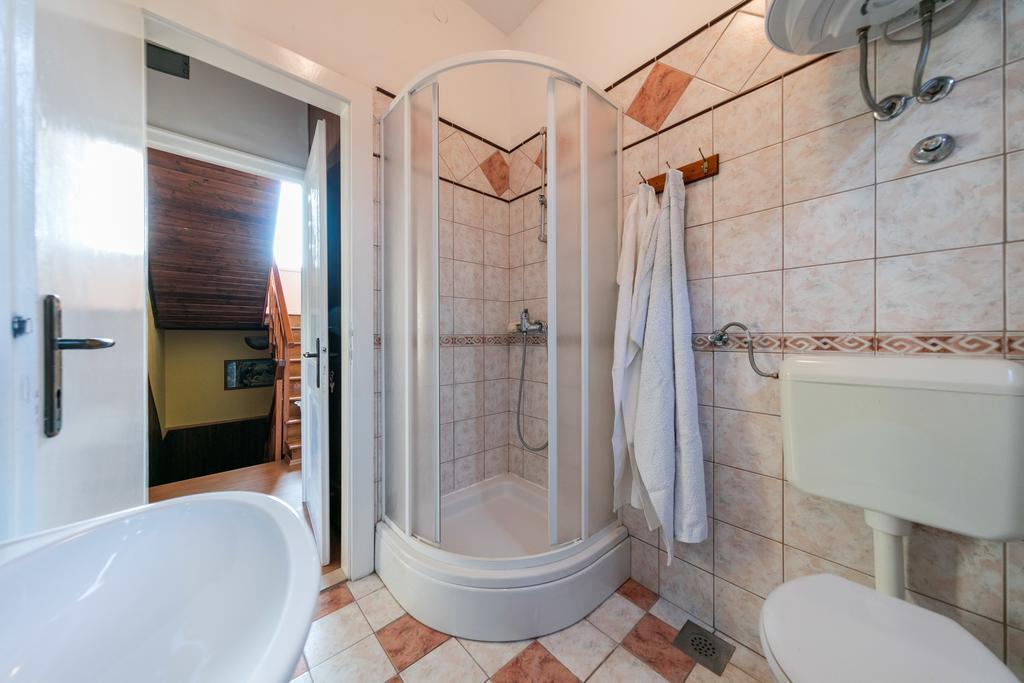 Apartments Kastelani Komiža Kültér fotó