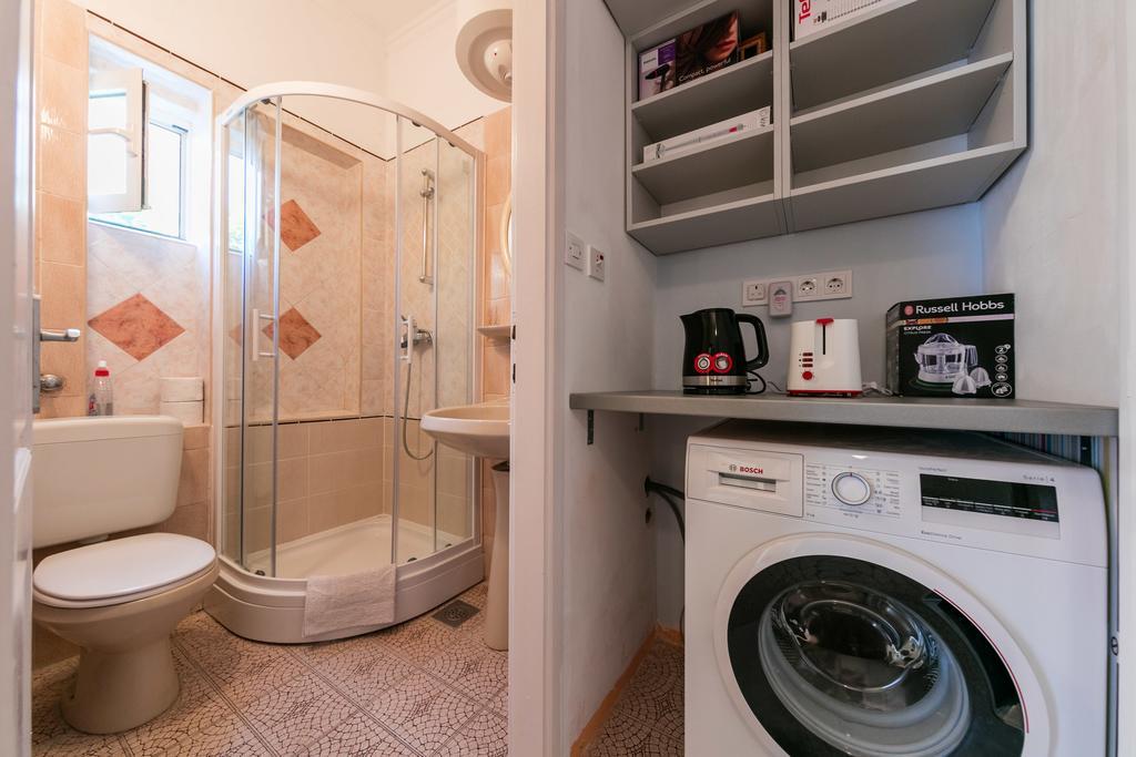 Apartments Kastelani Komiža Kültér fotó