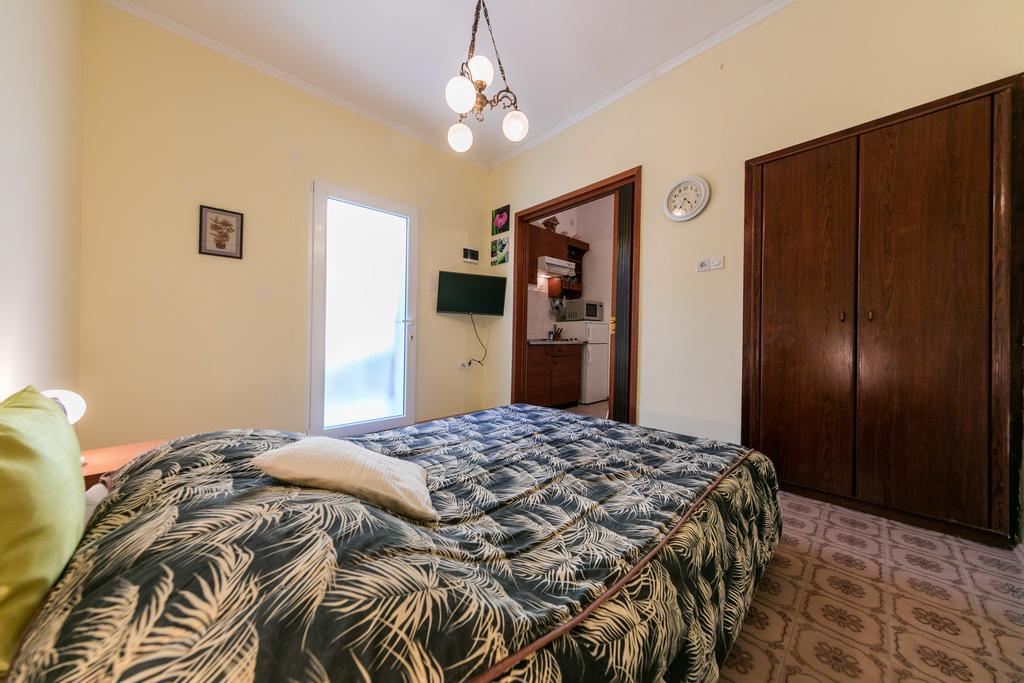 Apartments Kastelani Komiža Kültér fotó
