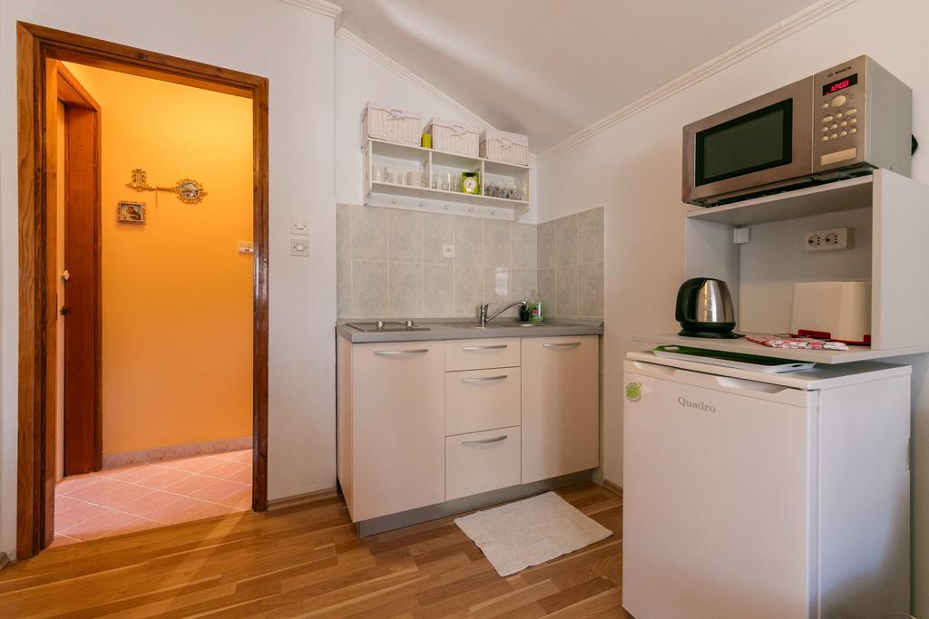 Apartments Kastelani Komiža Kültér fotó