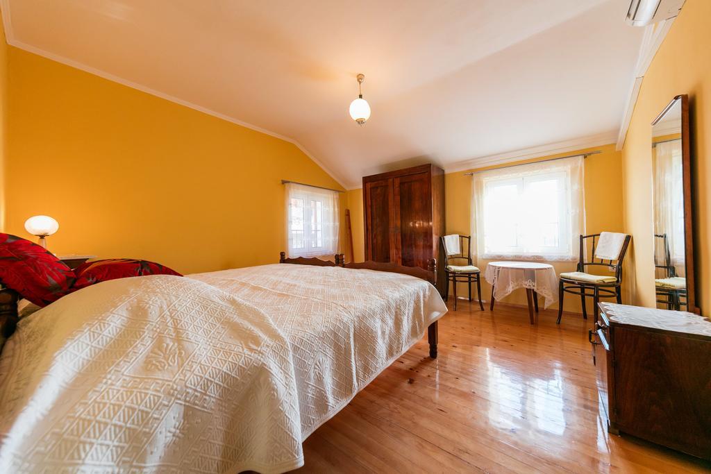 Apartments Kastelani Komiža Kültér fotó