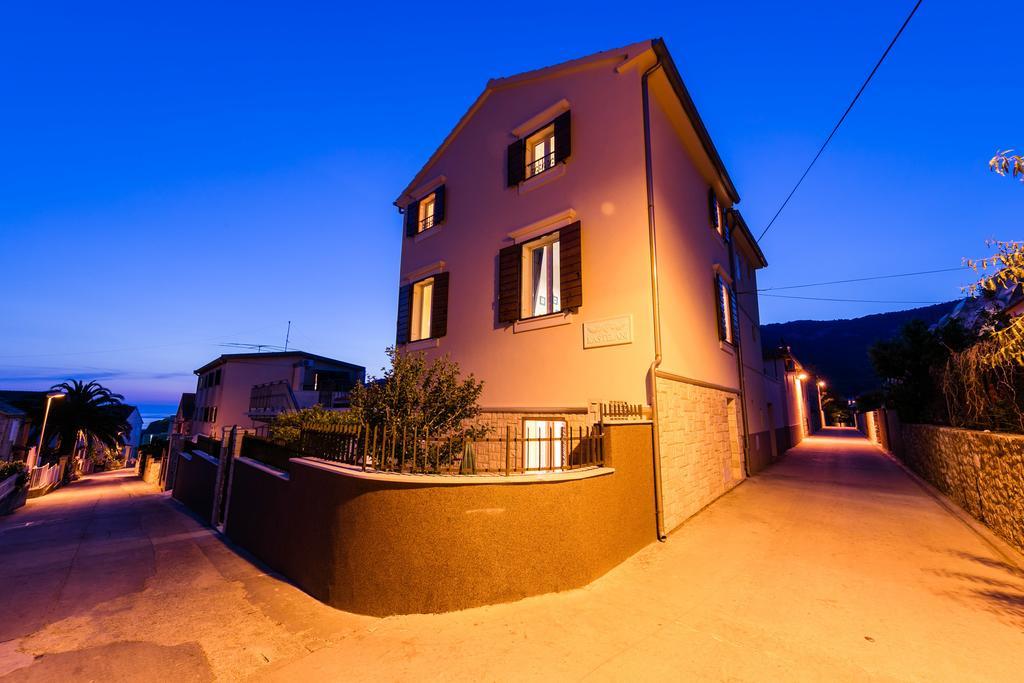 Apartments Kastelani Komiža Kültér fotó
