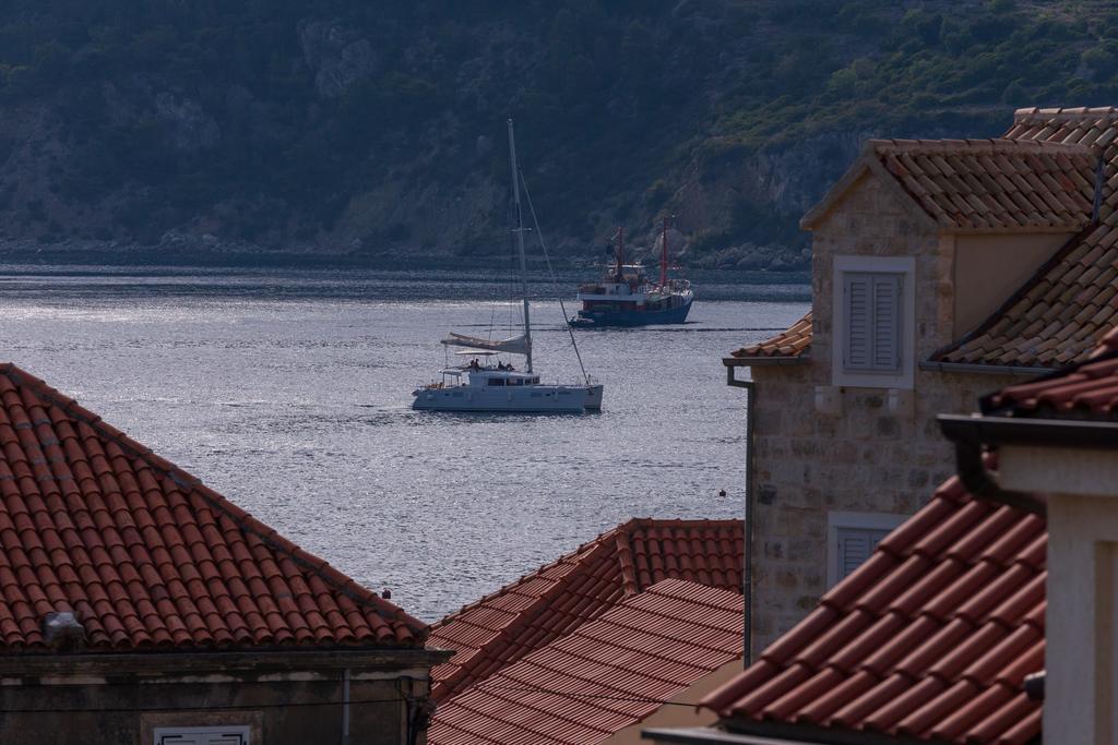 Apartments Kastelani Komiža Kültér fotó