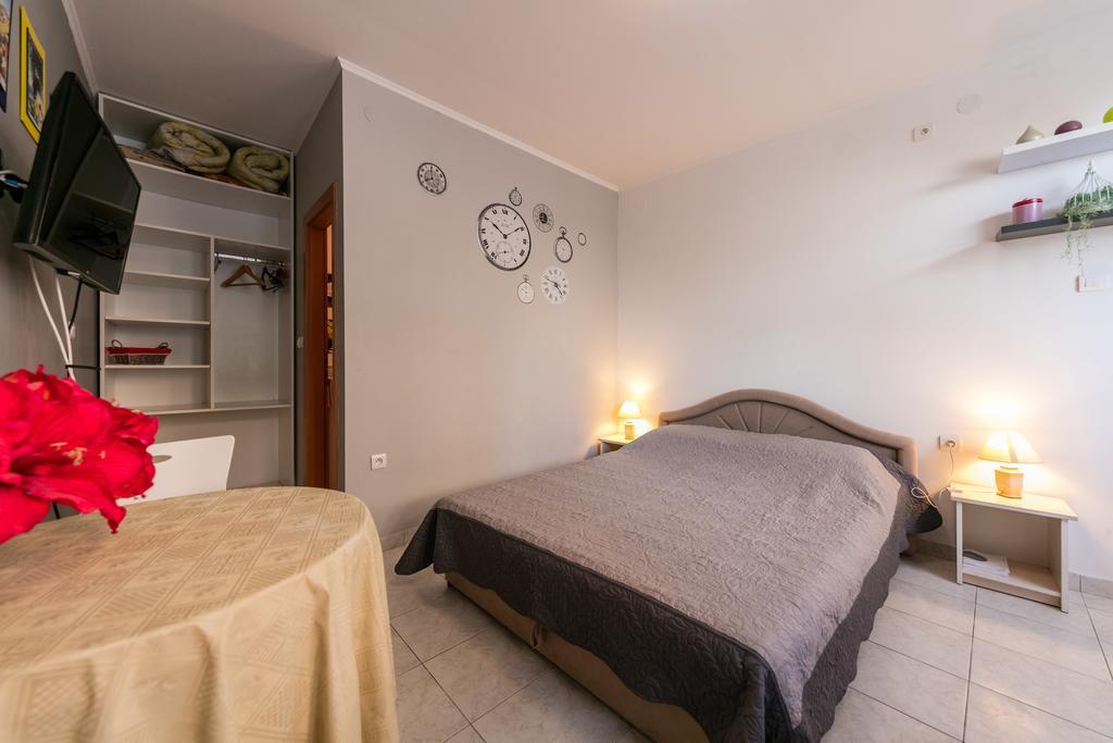 Apartments Kastelani Komiža Kültér fotó