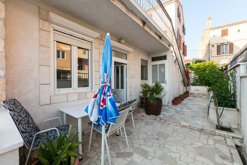 Apartments Kastelani Komiža Kültér fotó