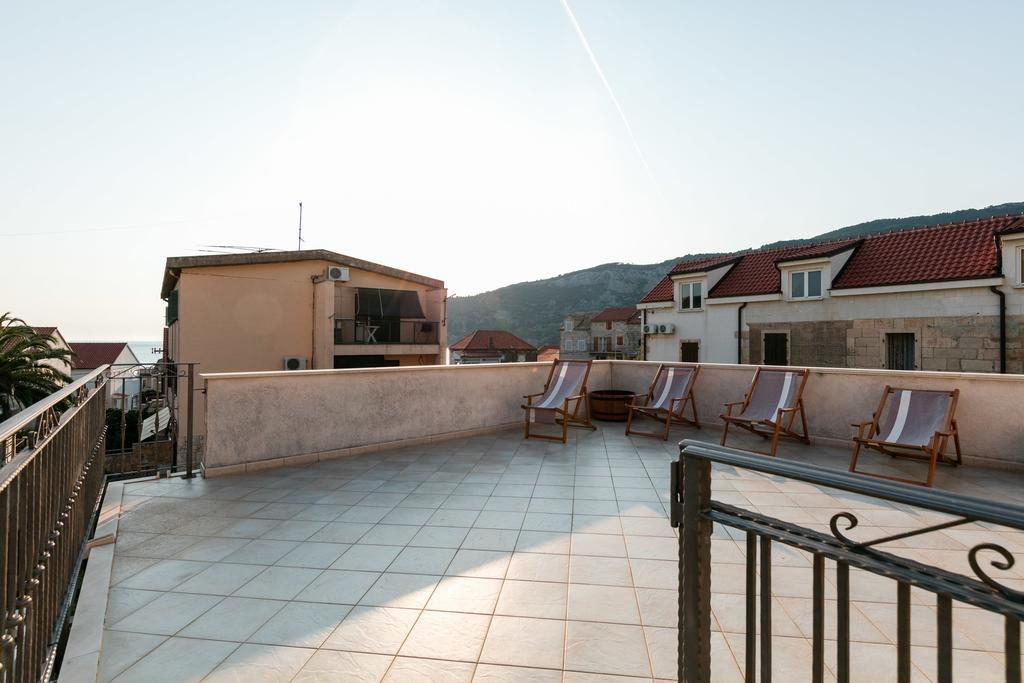 Apartments Kastelani Komiža Kültér fotó