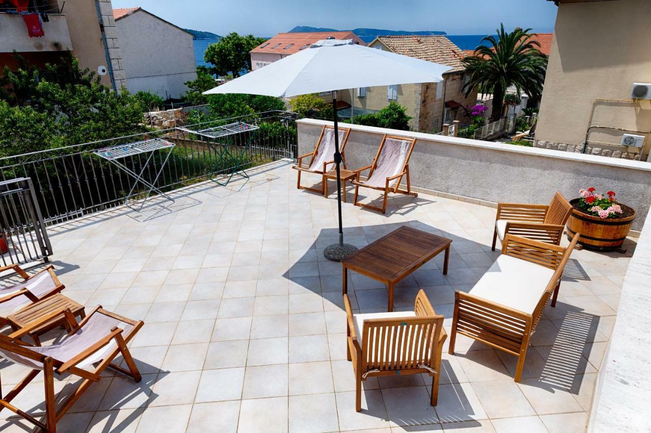 Apartments Kastelani Komiža Kültér fotó